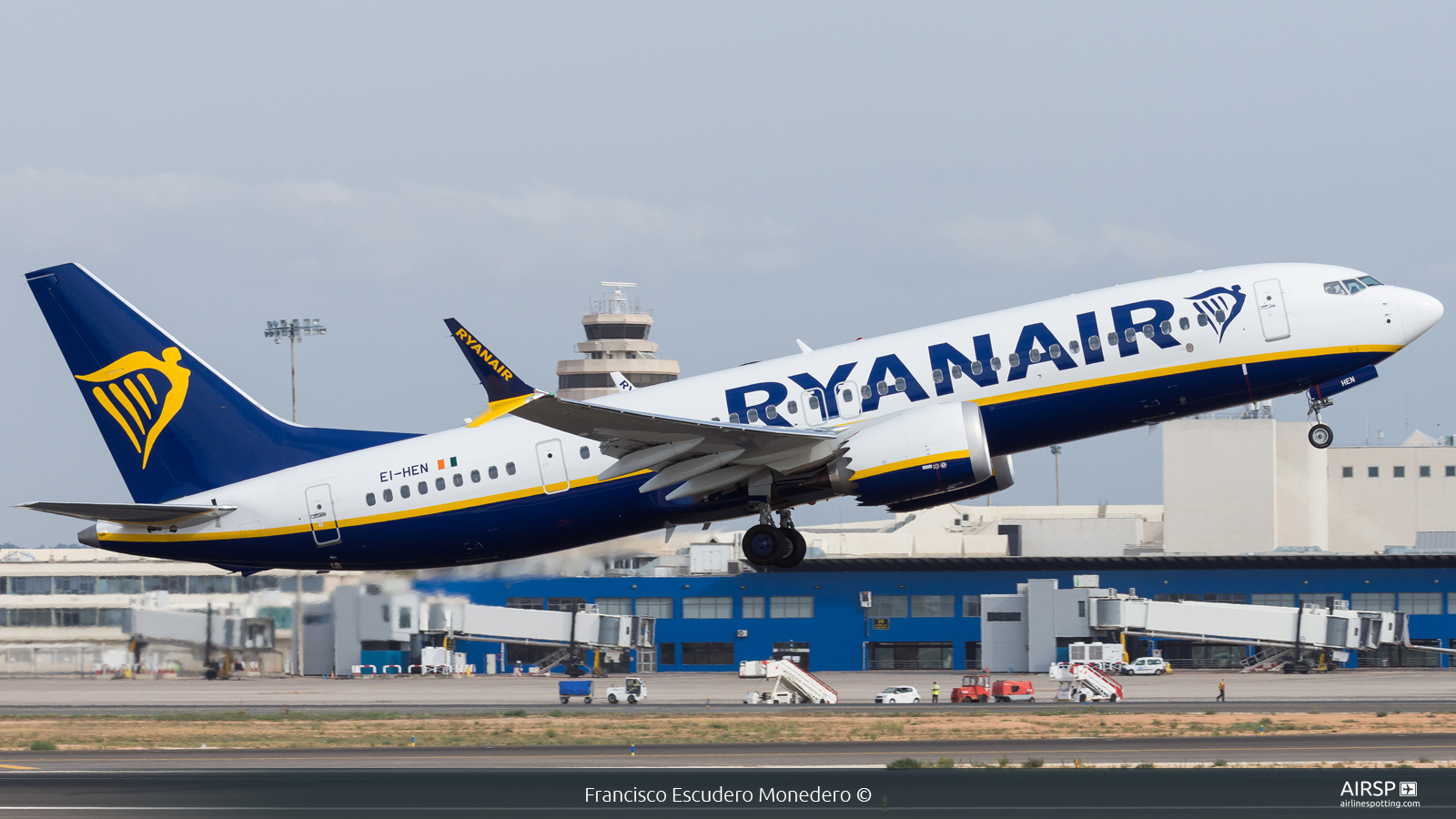 Ryanair  Boeing 737 Max 8  EI-HEN