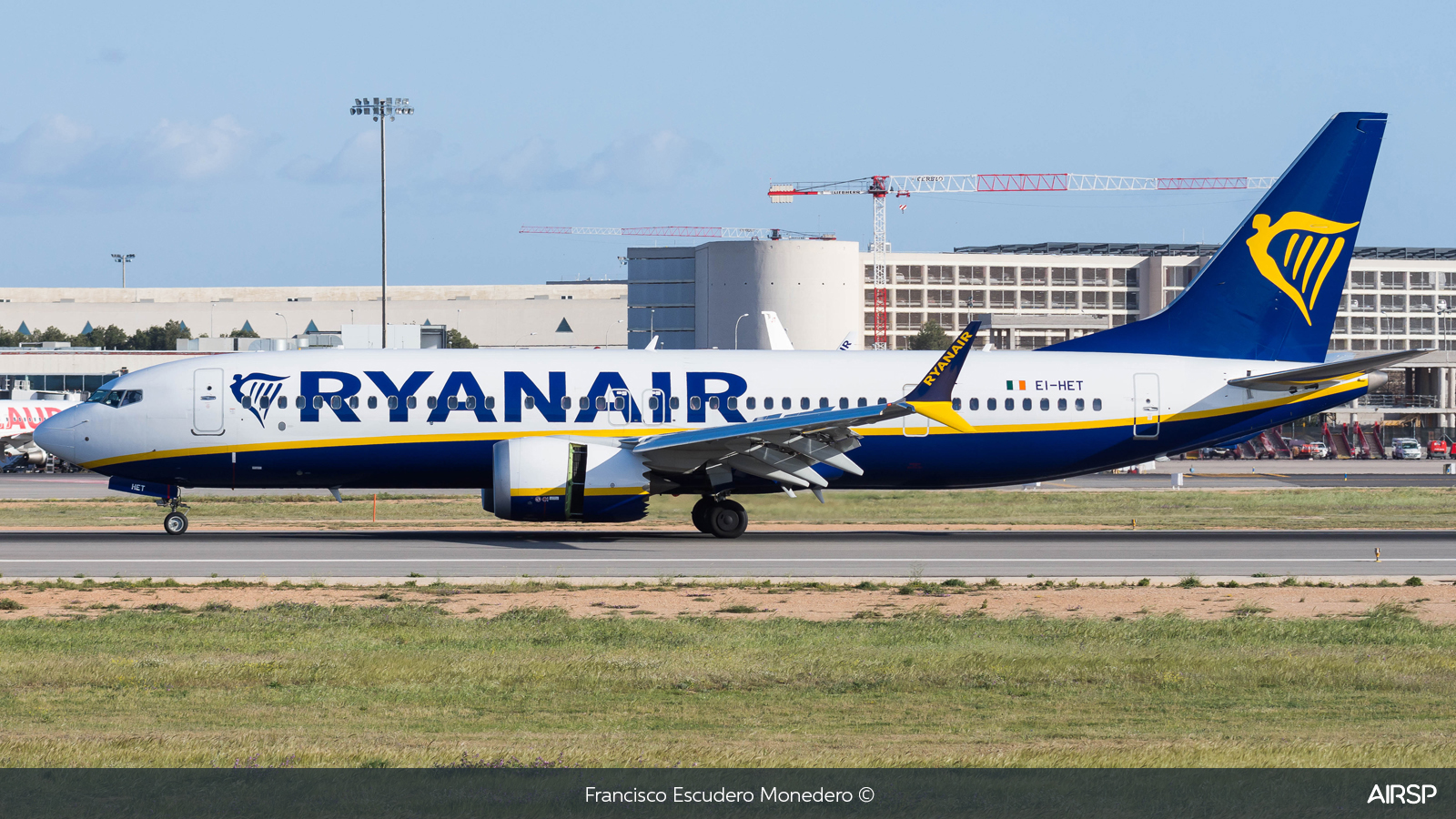 Ryanair  Boeing 737 Max 8  EI-HET