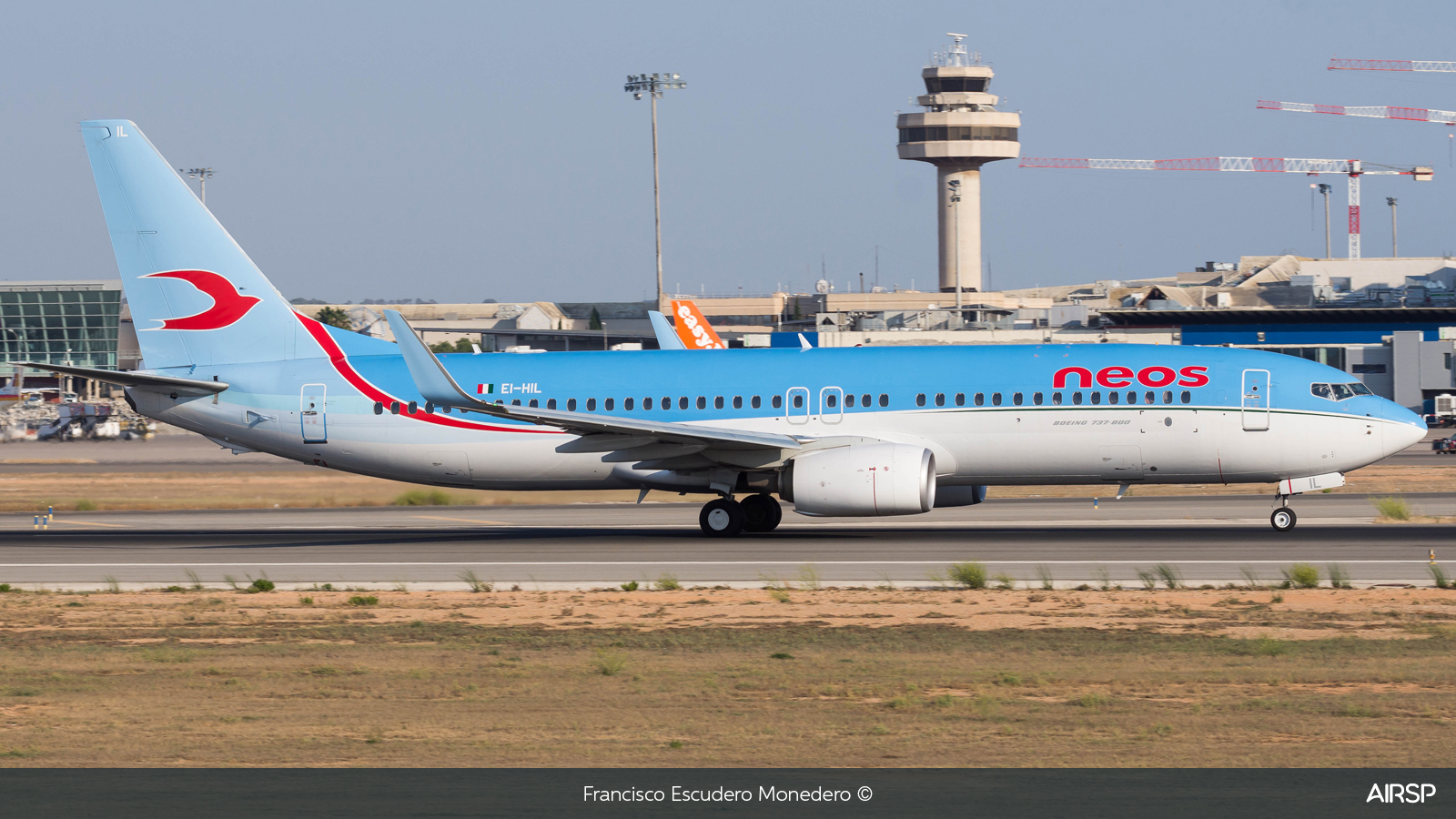 Neos  Boeing 737-800  EI-HIL