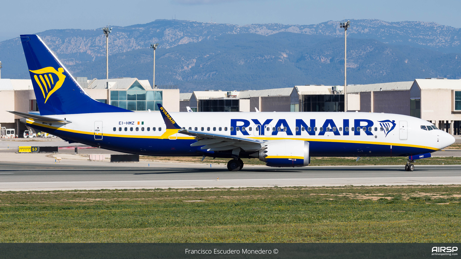 Ryanair  Boeing 737 Max 8  EI-HMZ