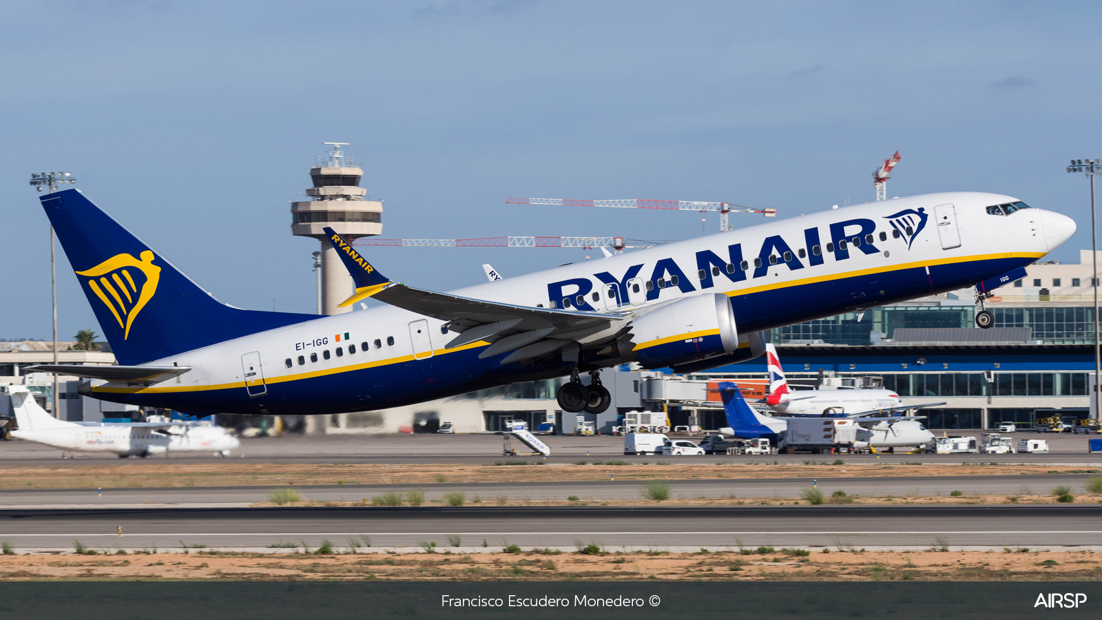 Ryanair  Boeing 737 Max 8  EI-IGG