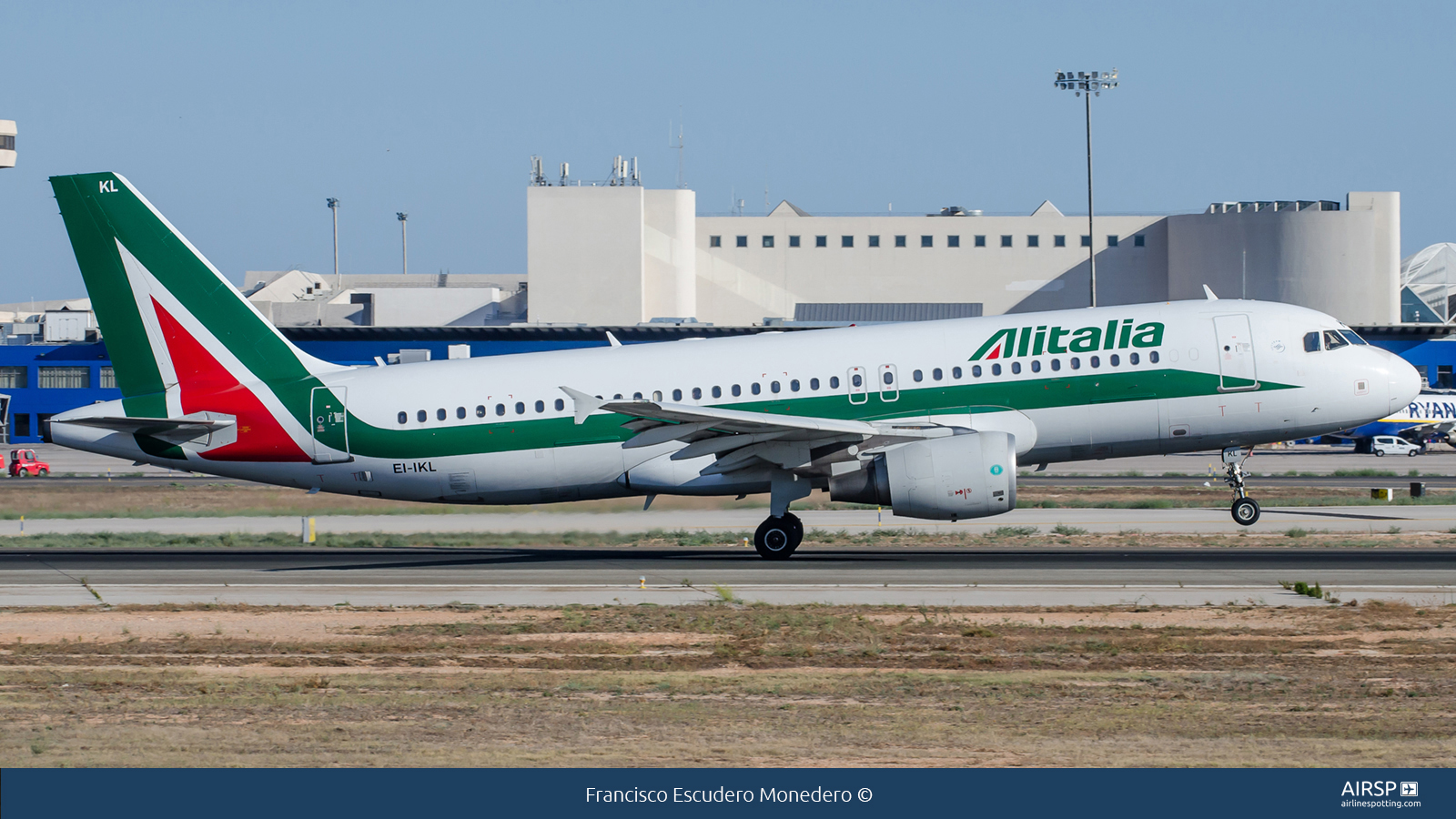 Alitalia  Airbus A320  EI-IKL