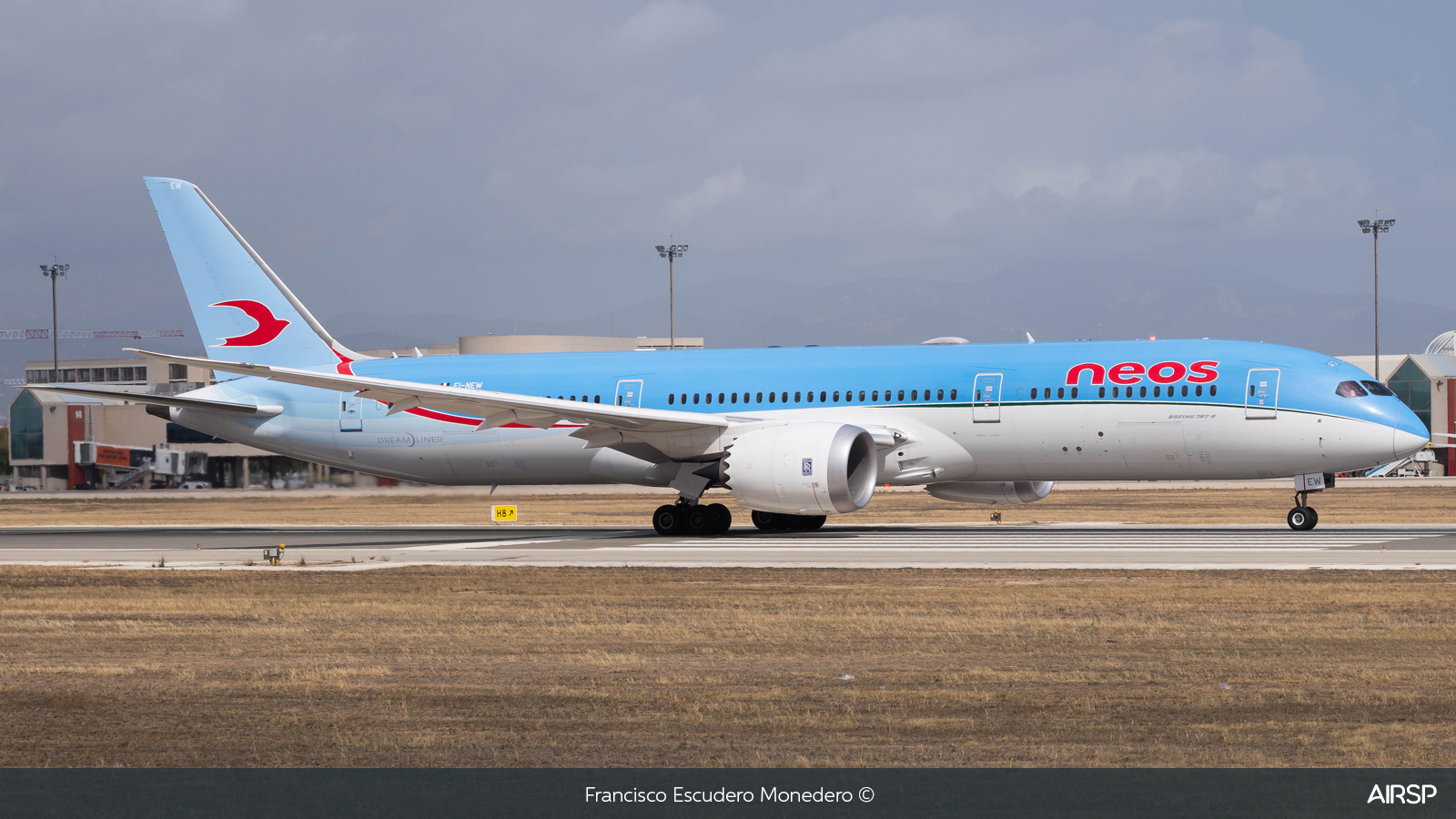 Neos  Boeing 787-9  EI-NEW