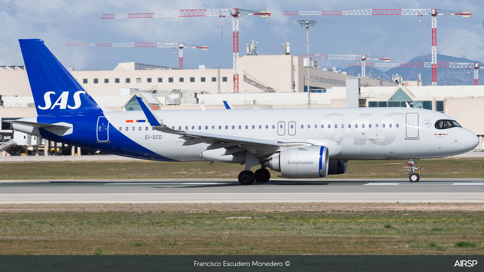 SAS Scandinavian Airlines  Airbus A320neo  EI-SCD