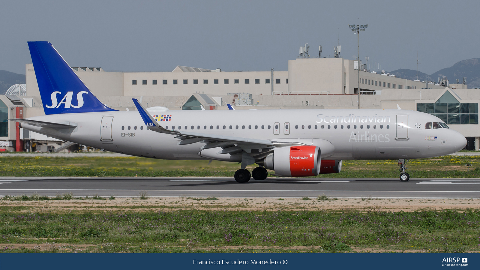 SAS Scandinavian Airlines  Airbus A320neo  EI-SIB