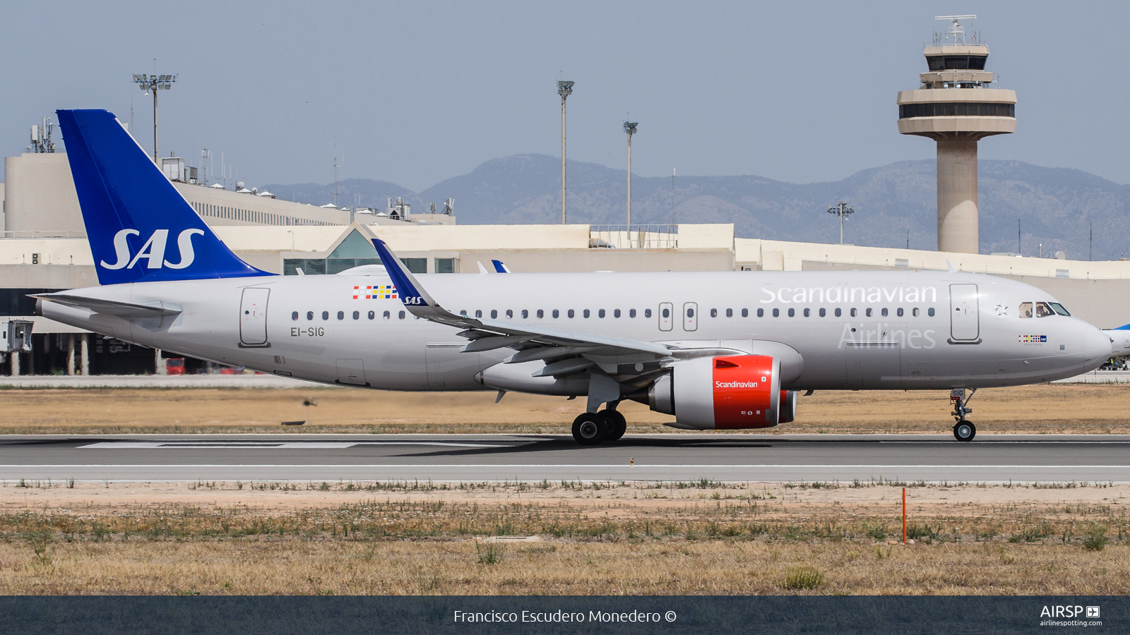 SAS Scandinavian Airlines  Airbus A320neo  EI-SIG