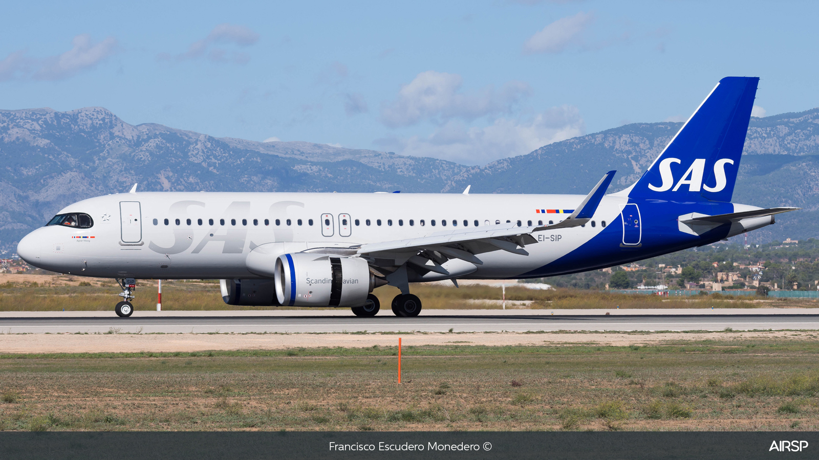SAS Scandinavian Airlines  Airbus A320neo  EI-SIP