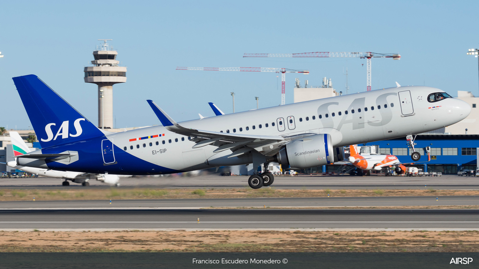 SAS Scandinavian Airlines  Airbus A320neo  EI-SIP