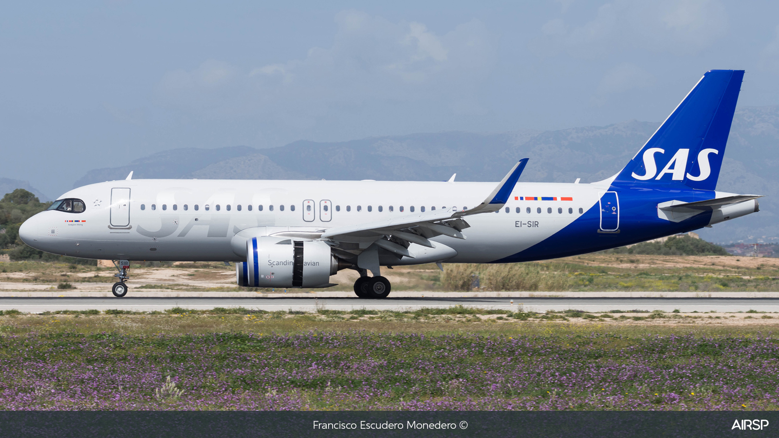 SAS Scandinavian Airlines  Airbus A320neo  EI-SIR