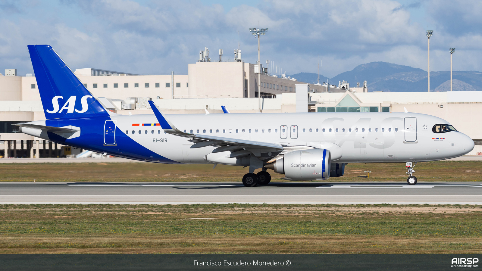 SAS Scandinavian Airlines  Airbus A320neo  EI-SIR