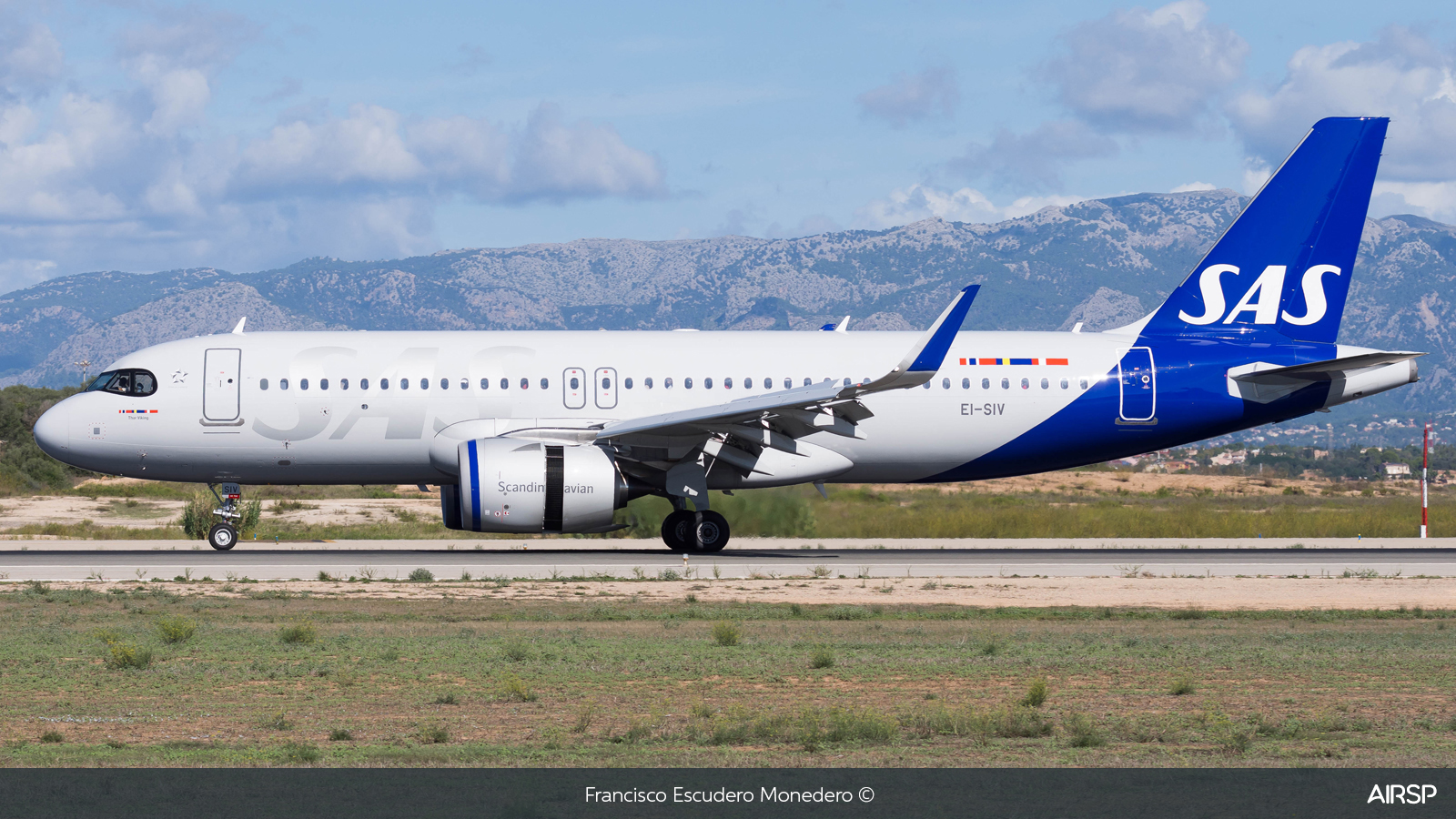 SAS Scandinavian Airlines  Airbus A320neo  EI-SIV
