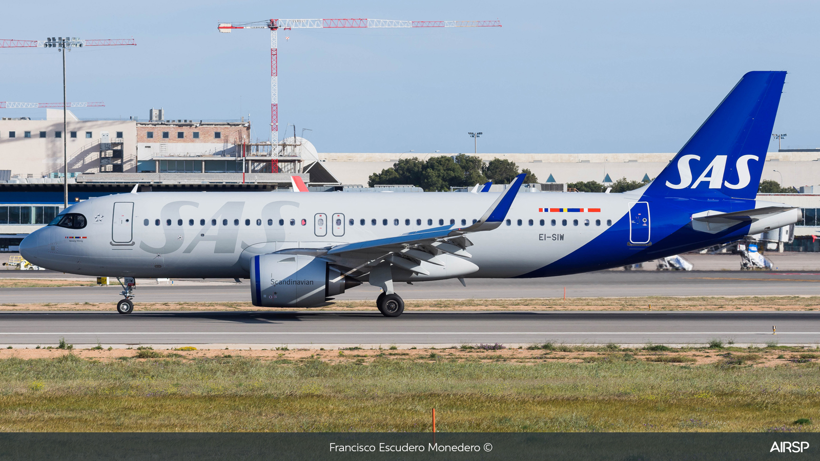 SAS Scandinavian Airlines  Airbus A320neo  EI-SIW