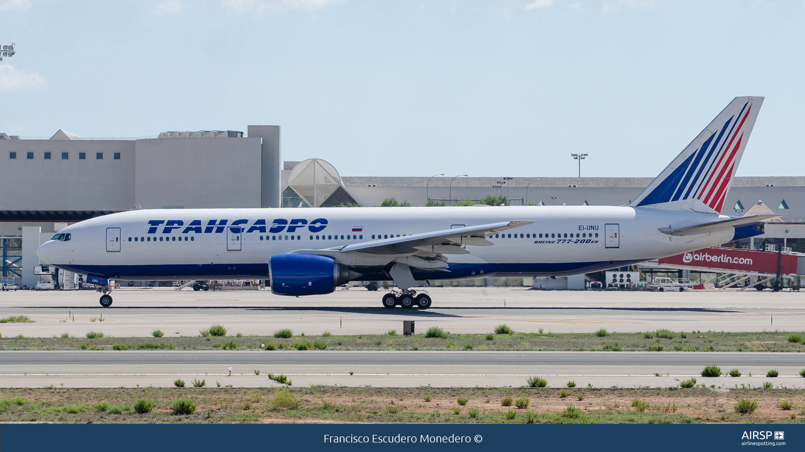 Transaero Airlines  Boeing 777-200  EI-UNU