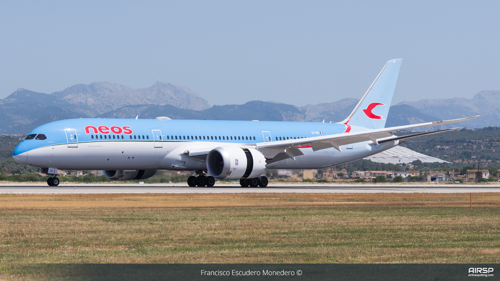 Neos  Boeing 787-9  EI-XIN