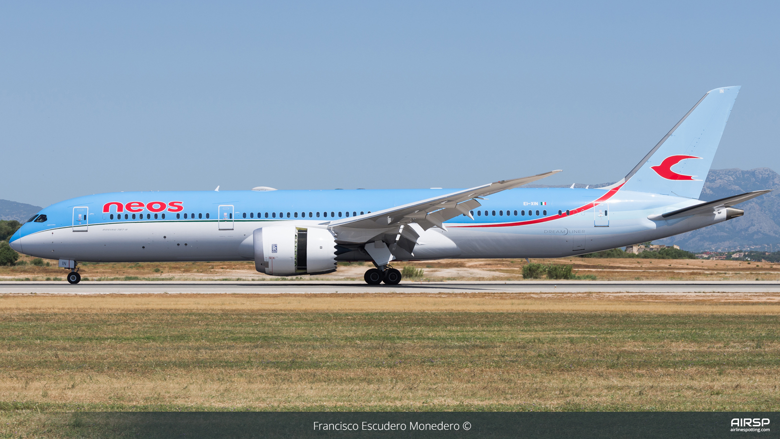 Neos  Boeing 787-9  EI-XIN
