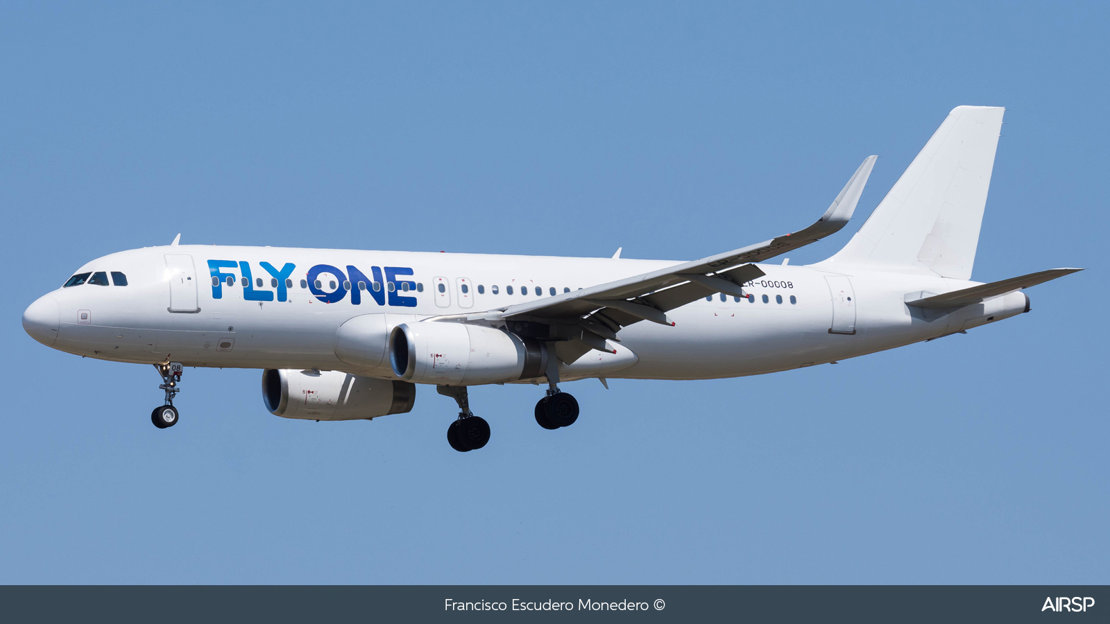 Flyone  Airbus A320  ER-00008