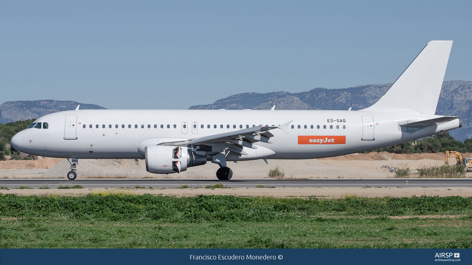 Easyjet  Airbus A320  ES-SAQ