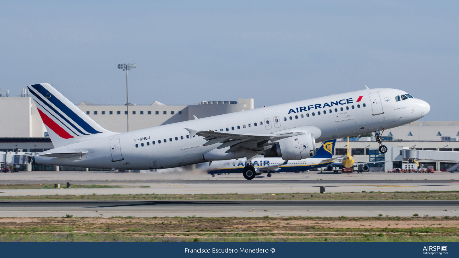 Air France  Airbus A320  F-GHQJ