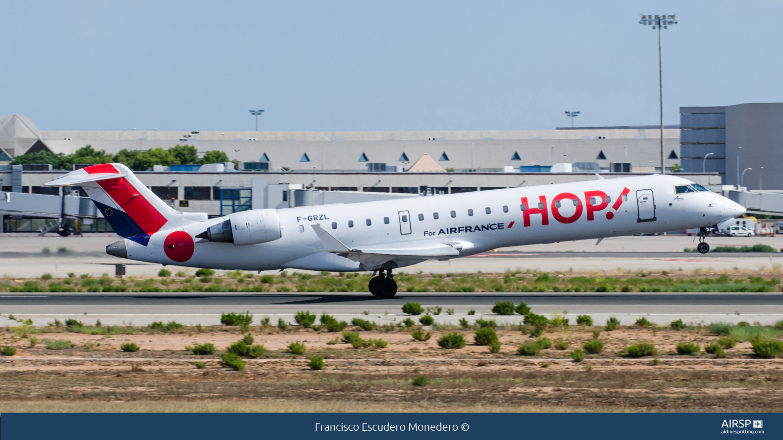 HOP!  Mitsubishi CRJ-700  F-GRZL