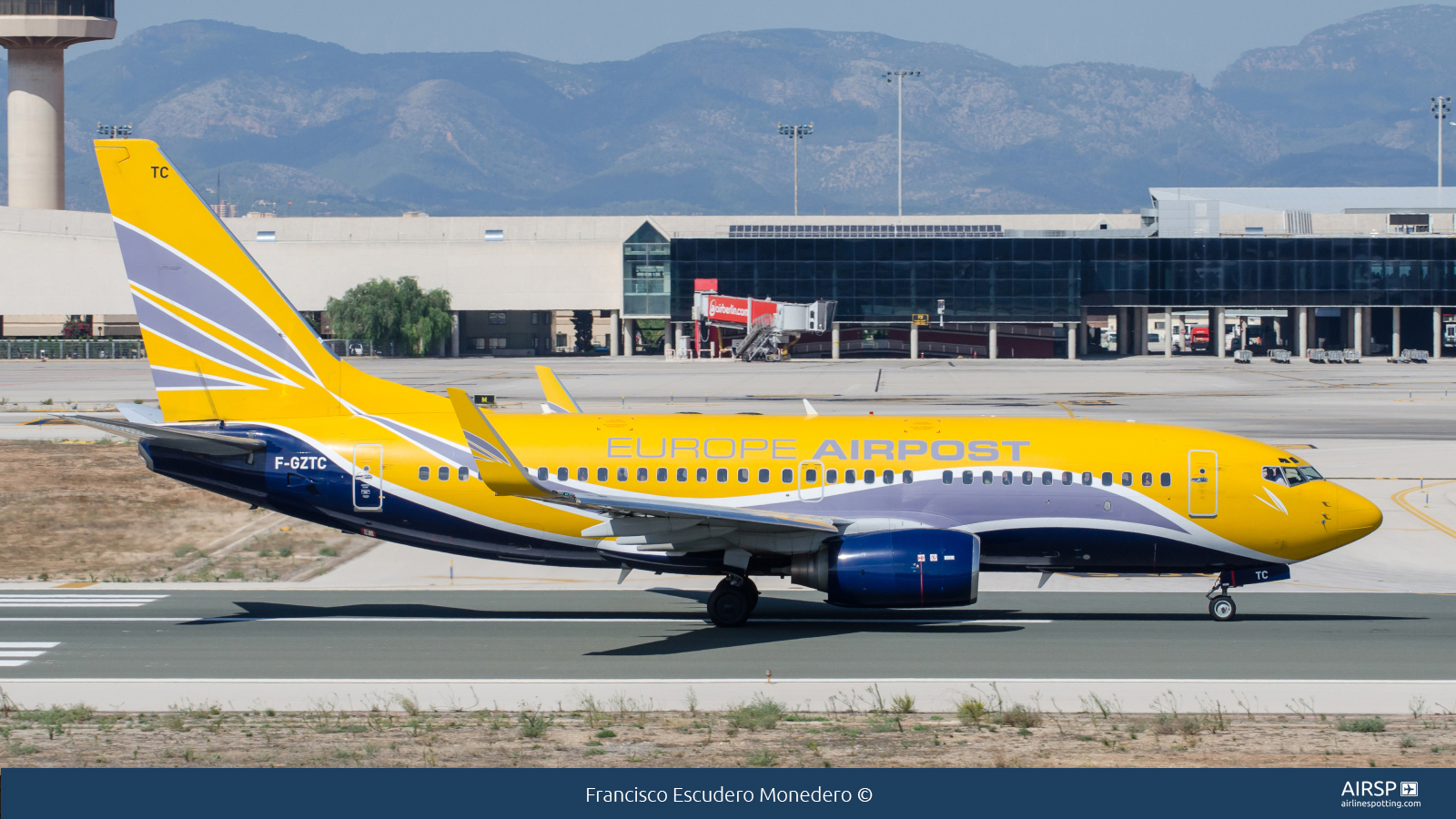 Europe Airpost  Boeing 737-700  F-GZTC
