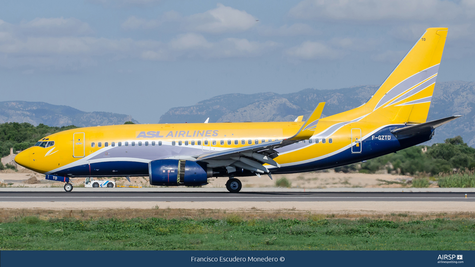 ASL Airlines  Boeing 737-700  F-GZTD