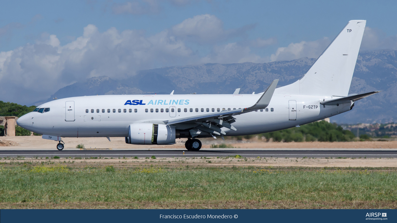 ASL Airlines  Boeing 737-700  F-GZTP