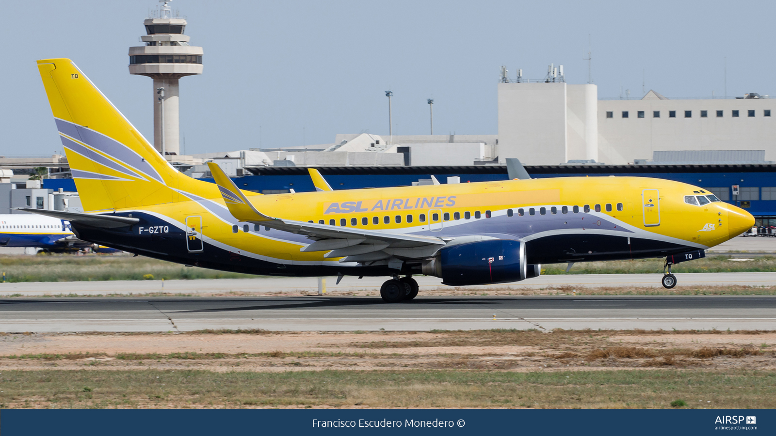 ASL Airlines  Boeing 737-700  F-GZTQ