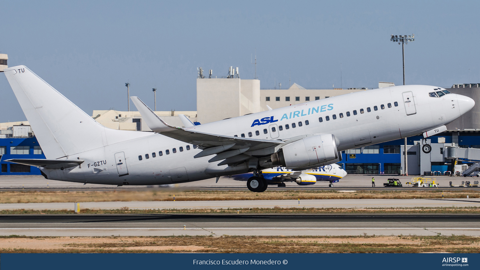 ASL Airlines  Boeing 737-700  F-GZTU