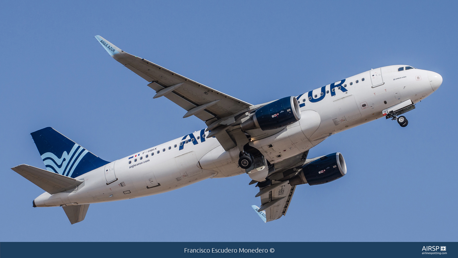 Aigle Azur  Airbus A320  F-HBIX