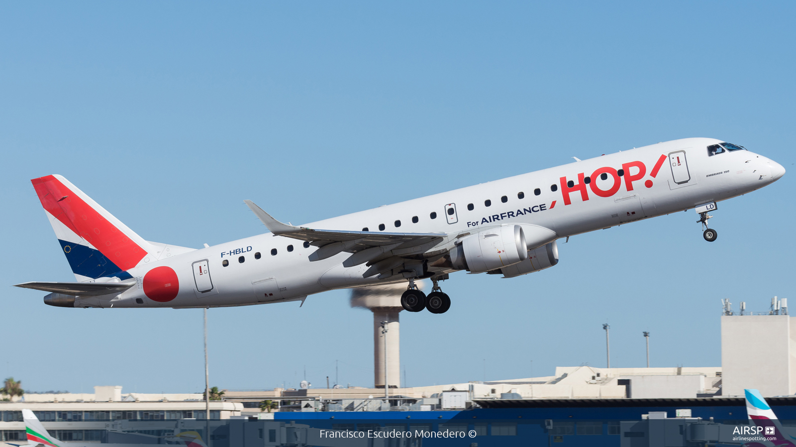 HOP!  Embraer E190  F-HBLD