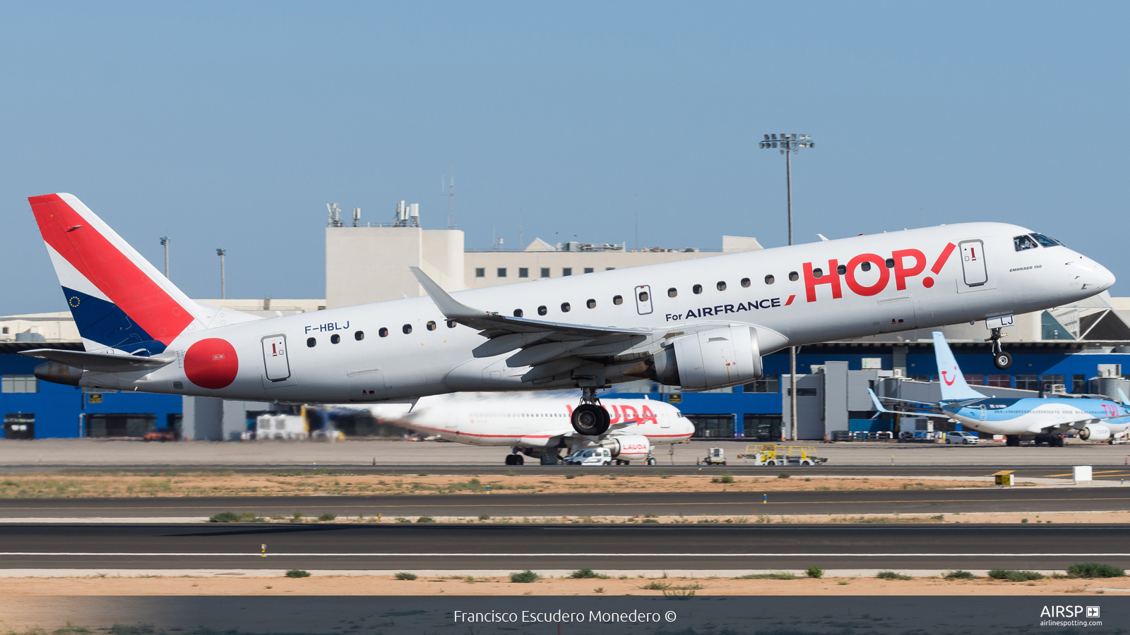 HOP!  Embraer E190  F-HBLJ