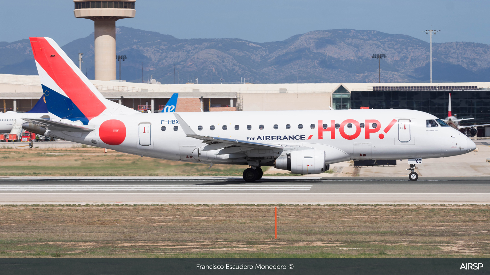 HOP!  Embraer E170  F-HBXD