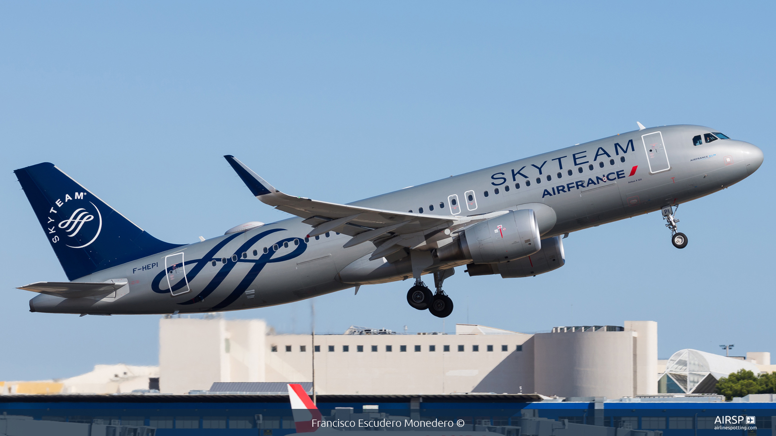 Air France  Airbus A320  F-HEPI