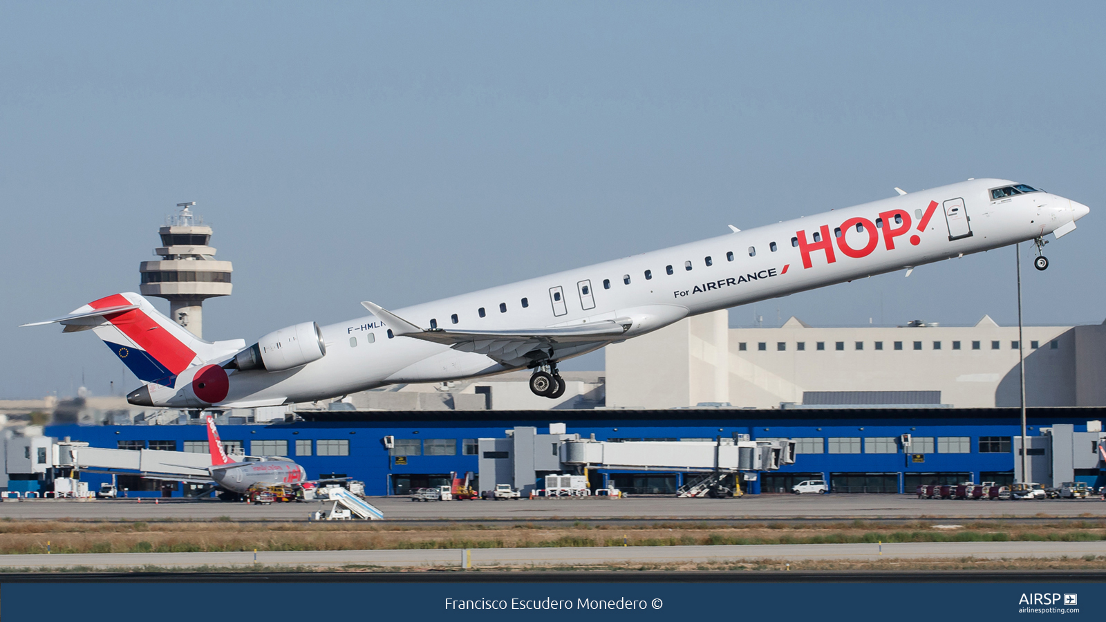 HOP!  Mitsubishi CRJ-1000  F-HMLN