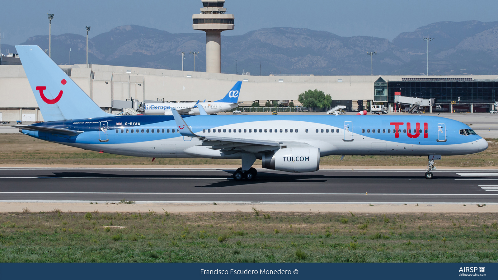 Tui Airways  Boeing 757-200  G-BYAW