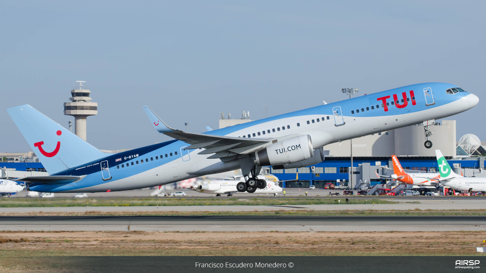 Tui Airways  Boeing 757-200  G-BYAW