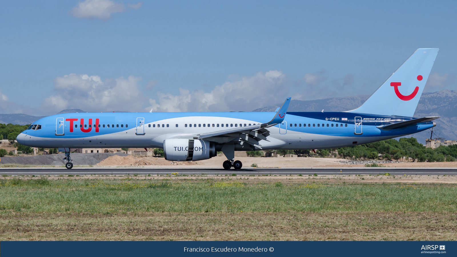 Tui Airways  Boeing 757-200  G-CPEU