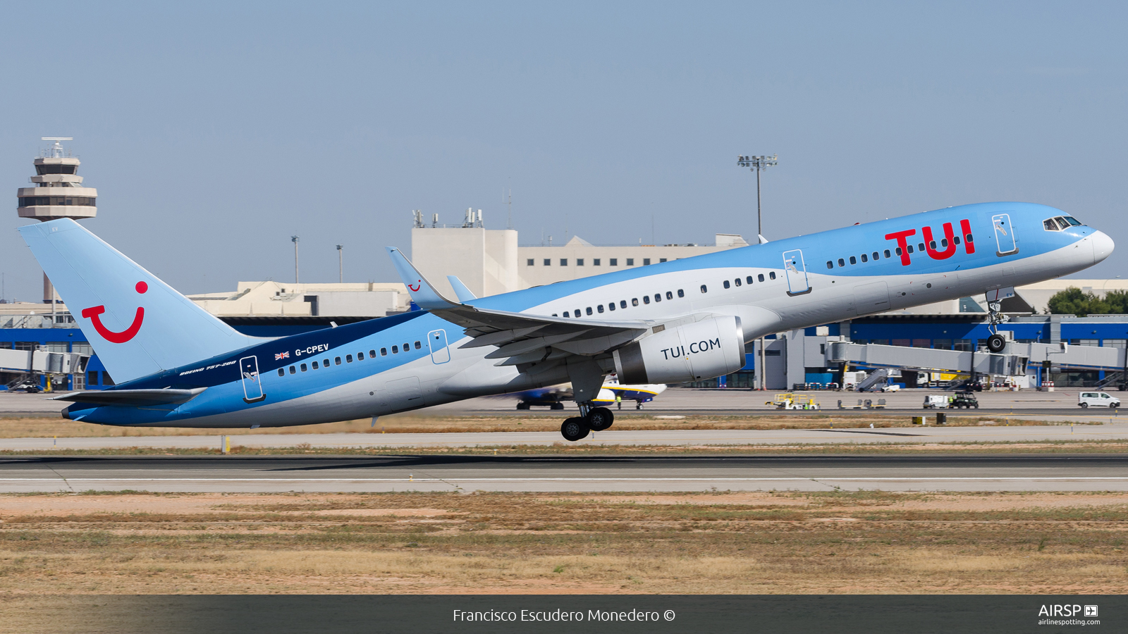 Tui Airways  Boeing 757-200  G-CPEV