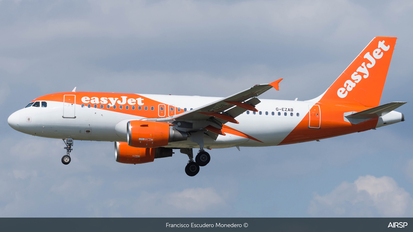 Easyjet  Airbus A319  G-EZAB