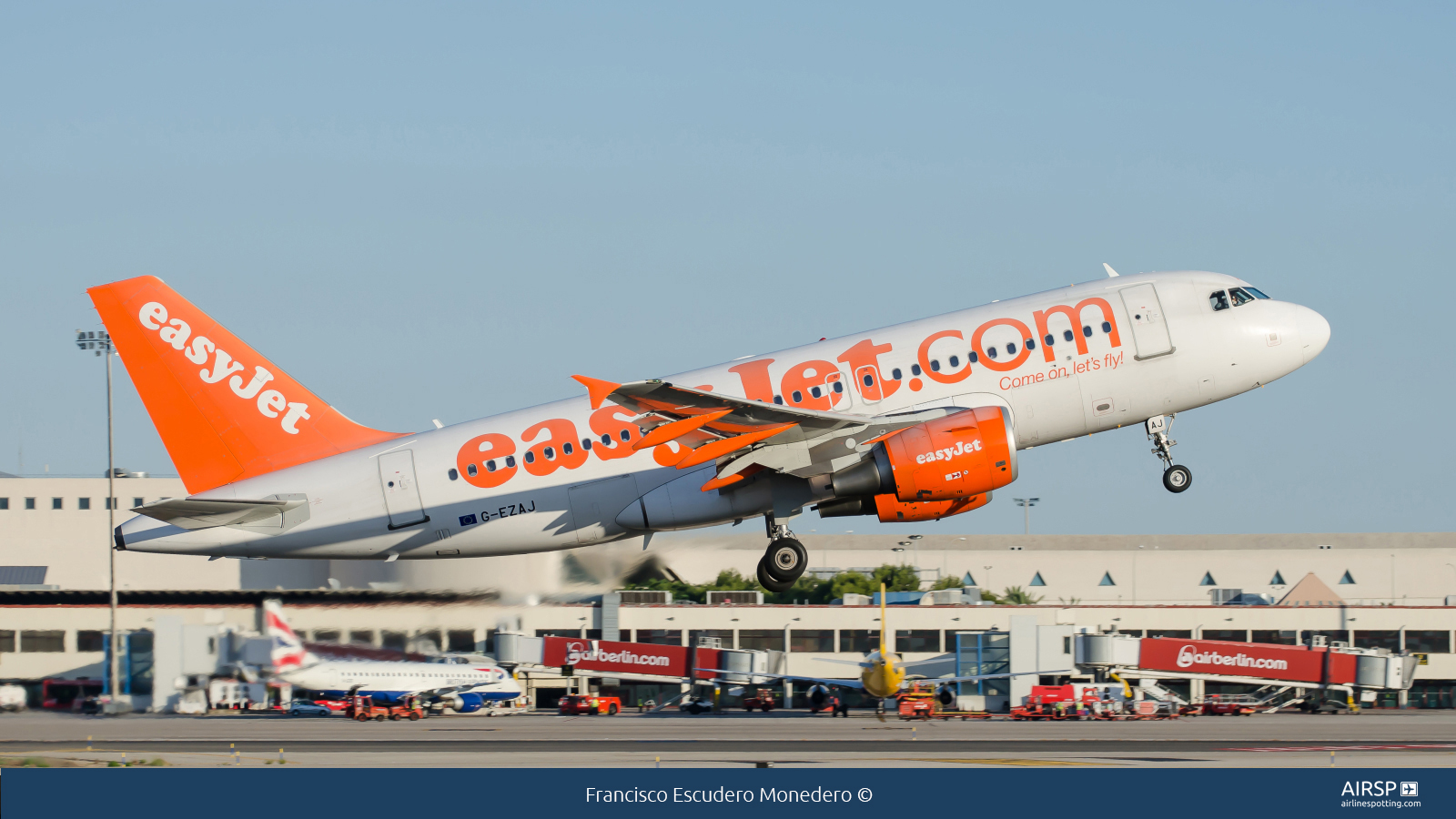 Easyjet  Airbus A319  G-EZAJ