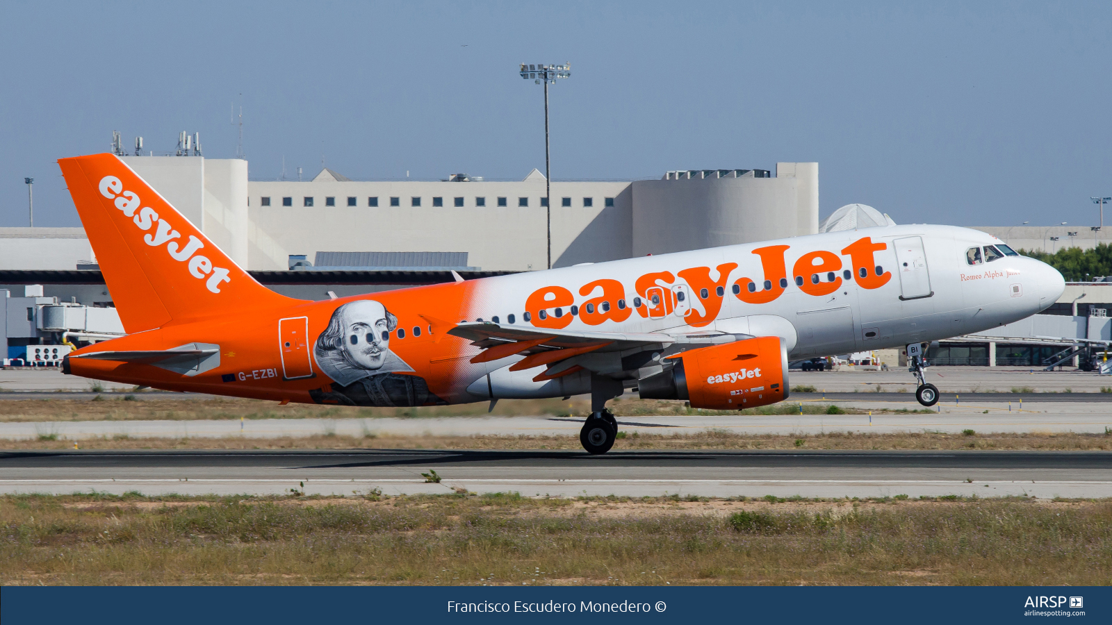 Easyjet  Airbus A319  G-EZBI