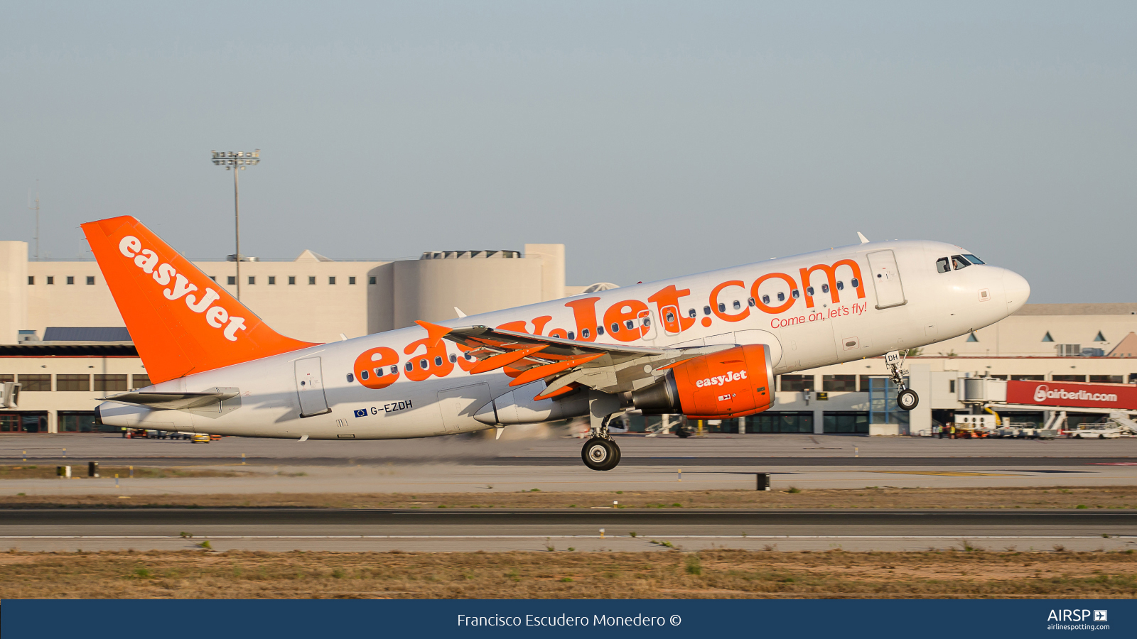 Easyjet  Airbus A319  G-EZDH