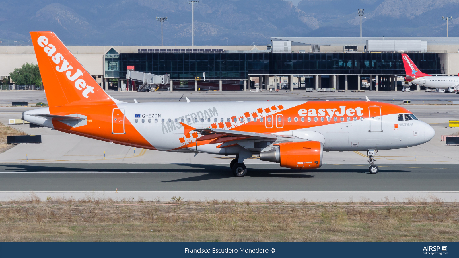 Easyjet  Airbus A319  G-EZDN