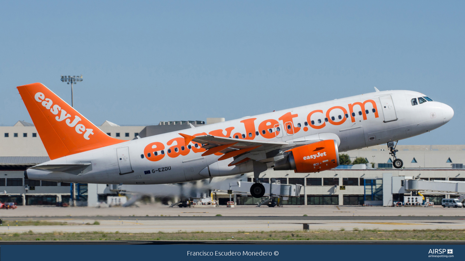 Easyjet  Airbus A319  G-EZDU