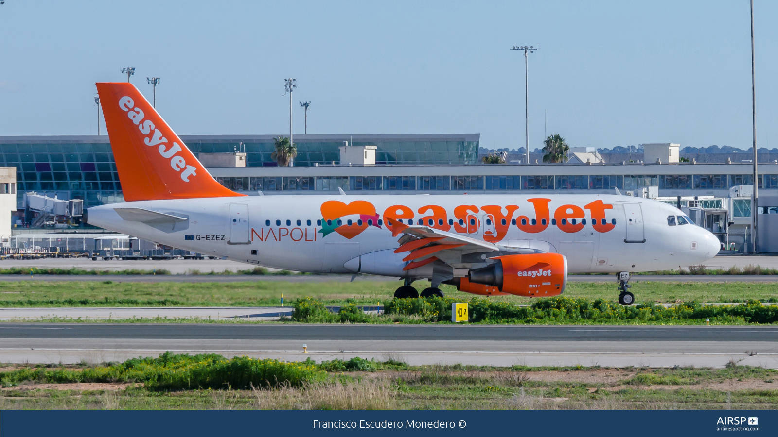 Easyjet  Airbus A319  G-EZEZ