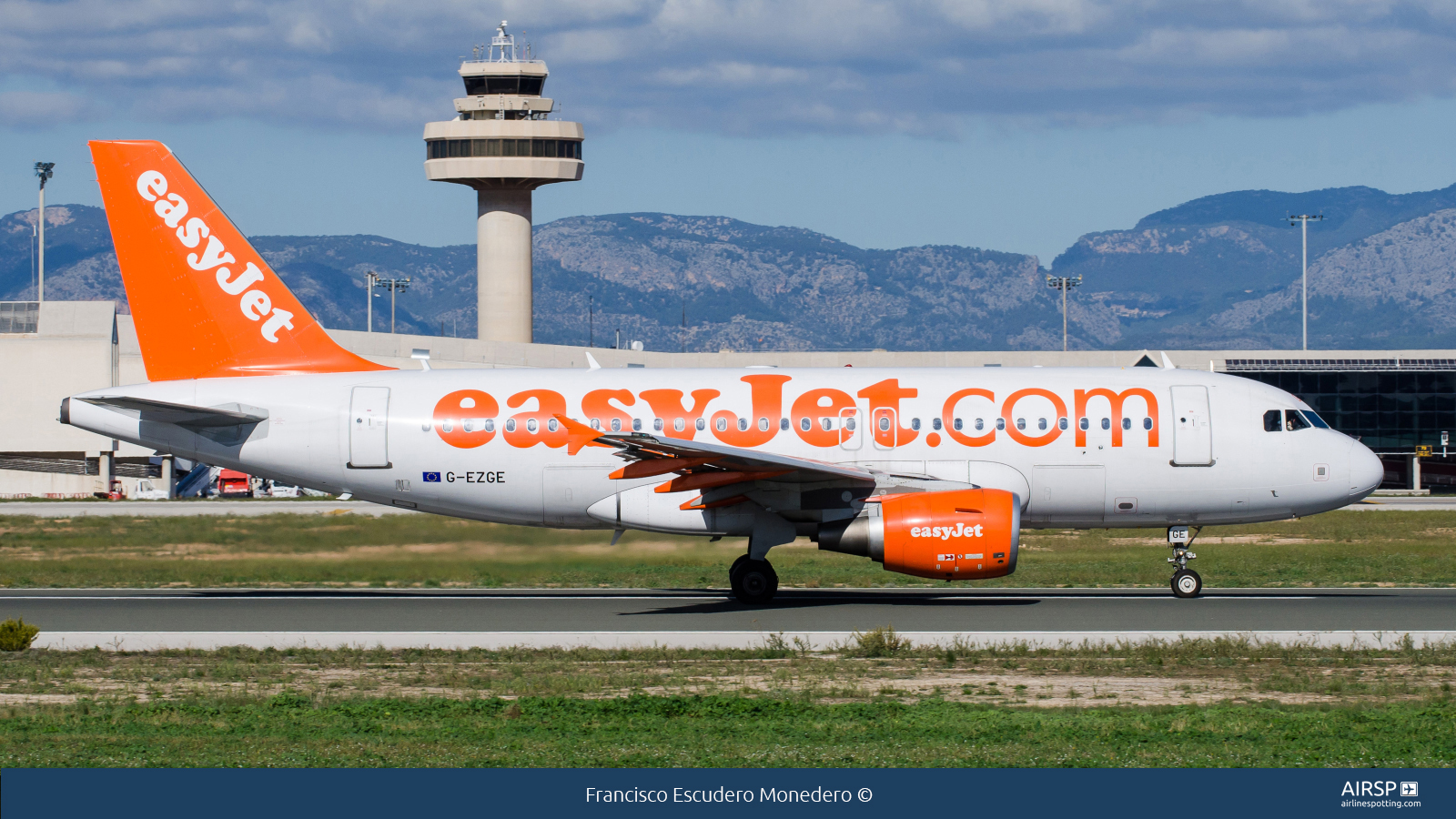 Easyjet  Airbus A319  G-EZGE