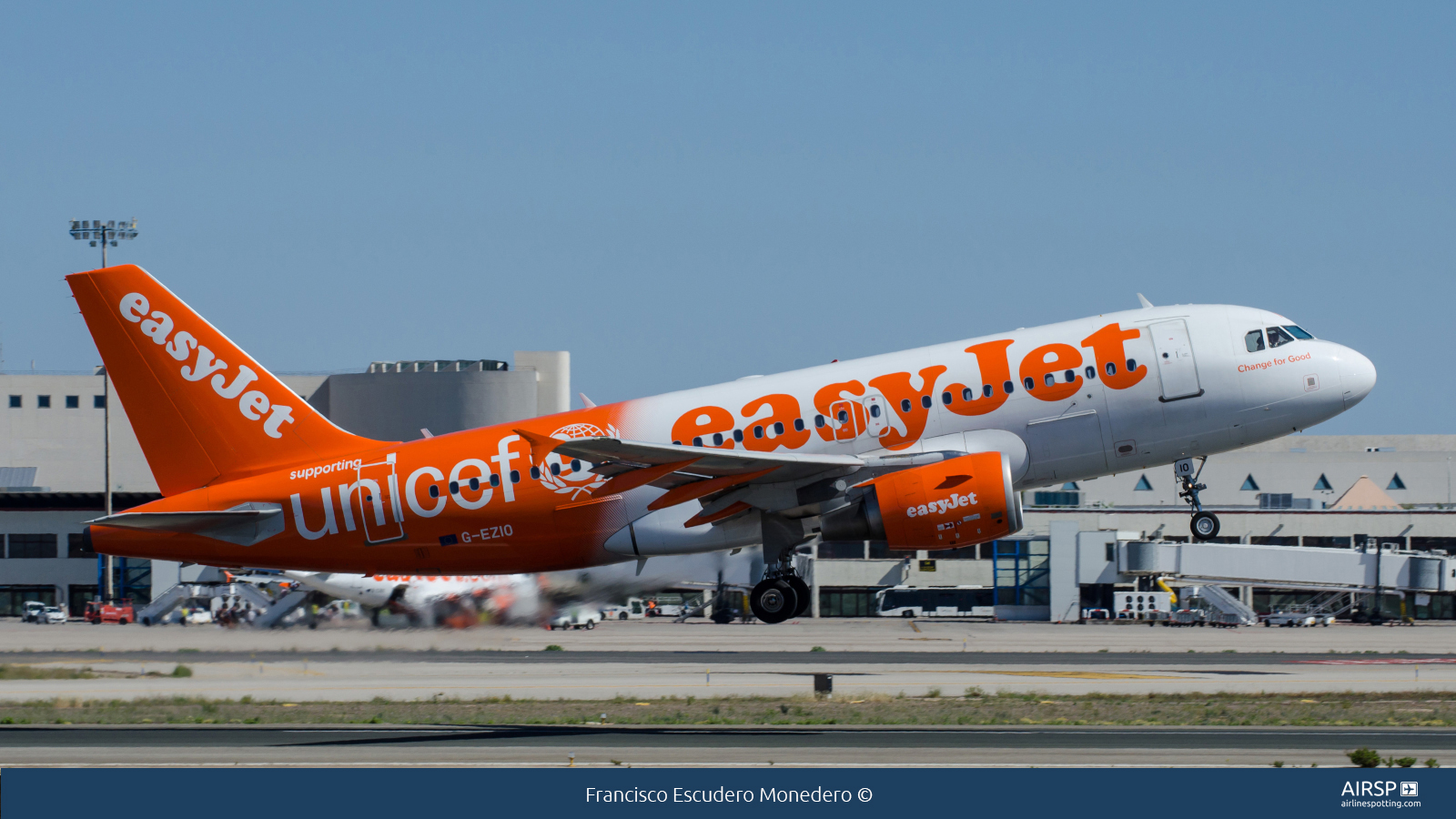 Easyjet  Airbus A319  G-EZIO