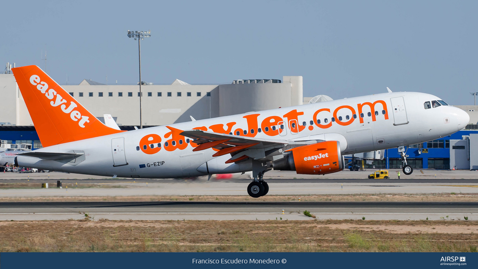 Easyjet  Airbus A319  G-EZIP