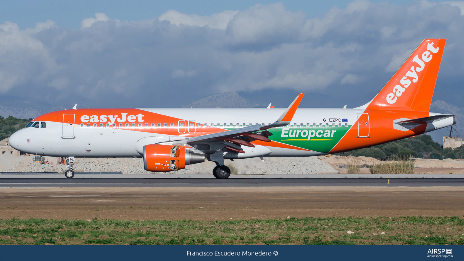 Easyjet  Airbus A320  G-EZPC