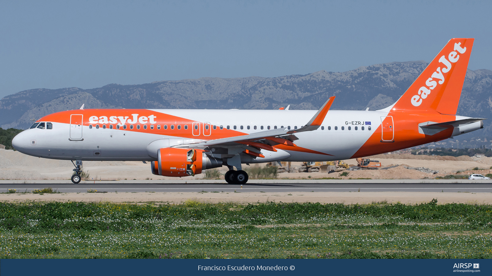 Easyjet  Airbus A320  G-EZRJ